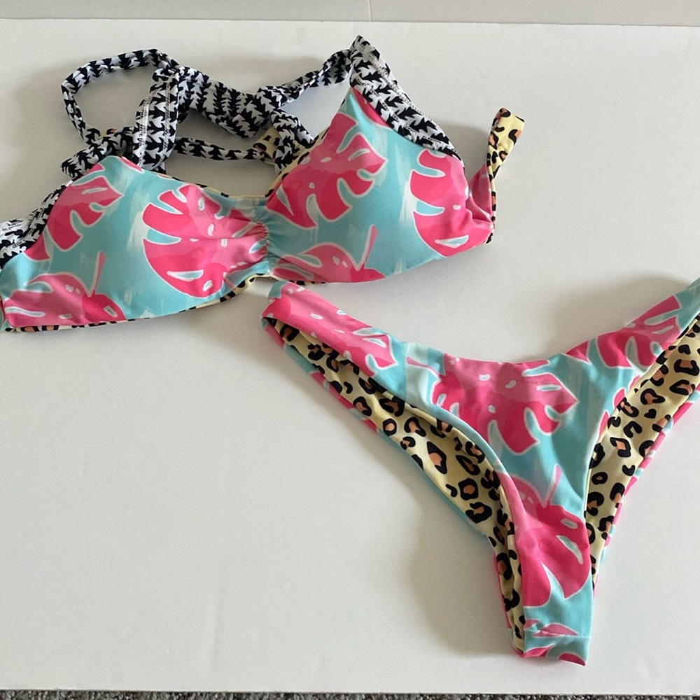 Moana bikini runaway June